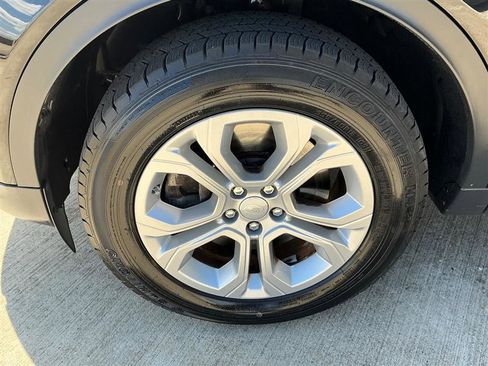 Used 2020 Land Rover Discovery Sport S image 25