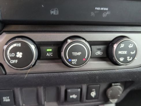 Used 2020 Toyota Tacoma TRD Sport image 23