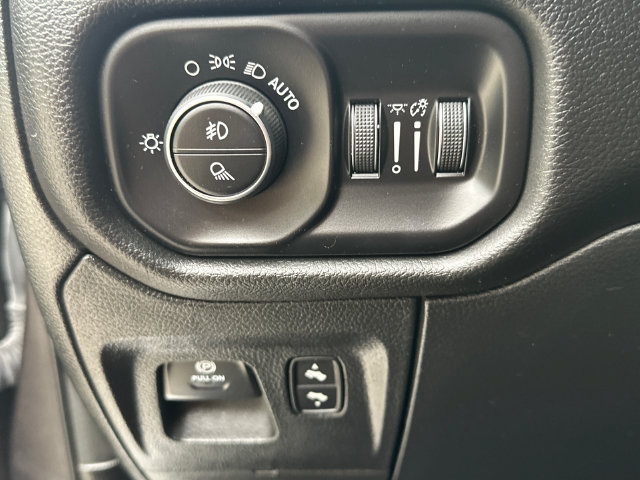 Used 2023 RAM 1500 Laramie AWD/4WD image 24