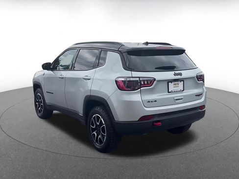Used 2025 Jeep Compass Trailhawk AWD/4WD image 11