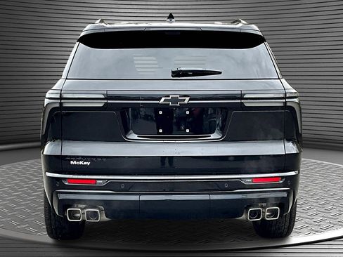 Used 2025 Chevrolet Traverse RS w/ LPO, Floor Liner Package image 5