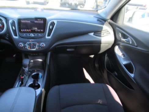 Used 2025 Chevrolet Malibu LT image 15