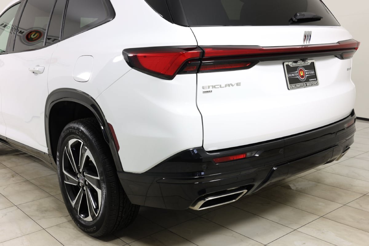 Used 2026 Buick Enclave Sport Touring AWD/4WD image 46