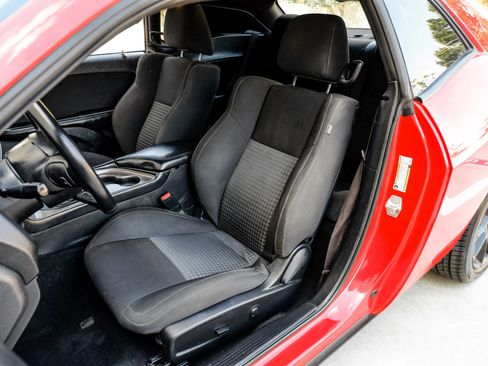 Used 2023 Dodge Challenger GT RWD image 36