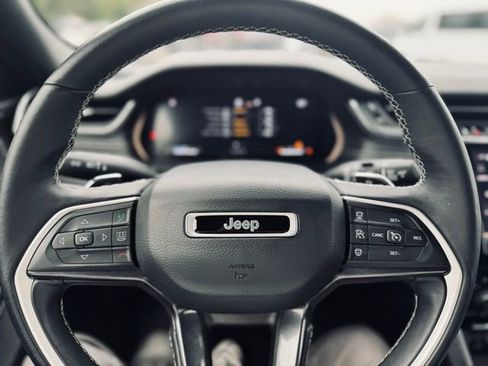 Used 2022 Jeep Grand Cherokee Altitude image 23