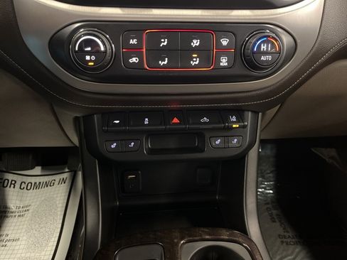 Used 2016 GMC Canyon SLT image 25