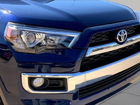 Used 2018 Toyota 4Runner Limited AWD/4WD image 29