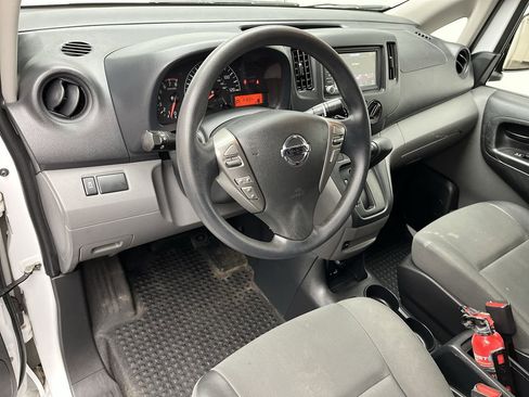 Used 2020 Nissan NV200 S image 4