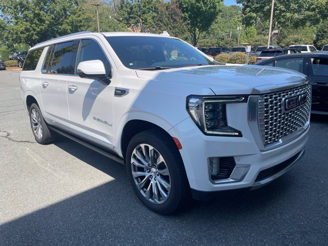 Used 2021 GMC Yukon XL Denali w/ Denali Premium Package AWD/4WD image 4