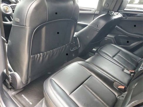 Used 2024 Porsche Macan w/ Premium Plus Package image 33