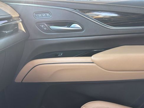 Used 2024 Cadillac Escalade ESV Sport w/ LPO, ONYX Package image 24