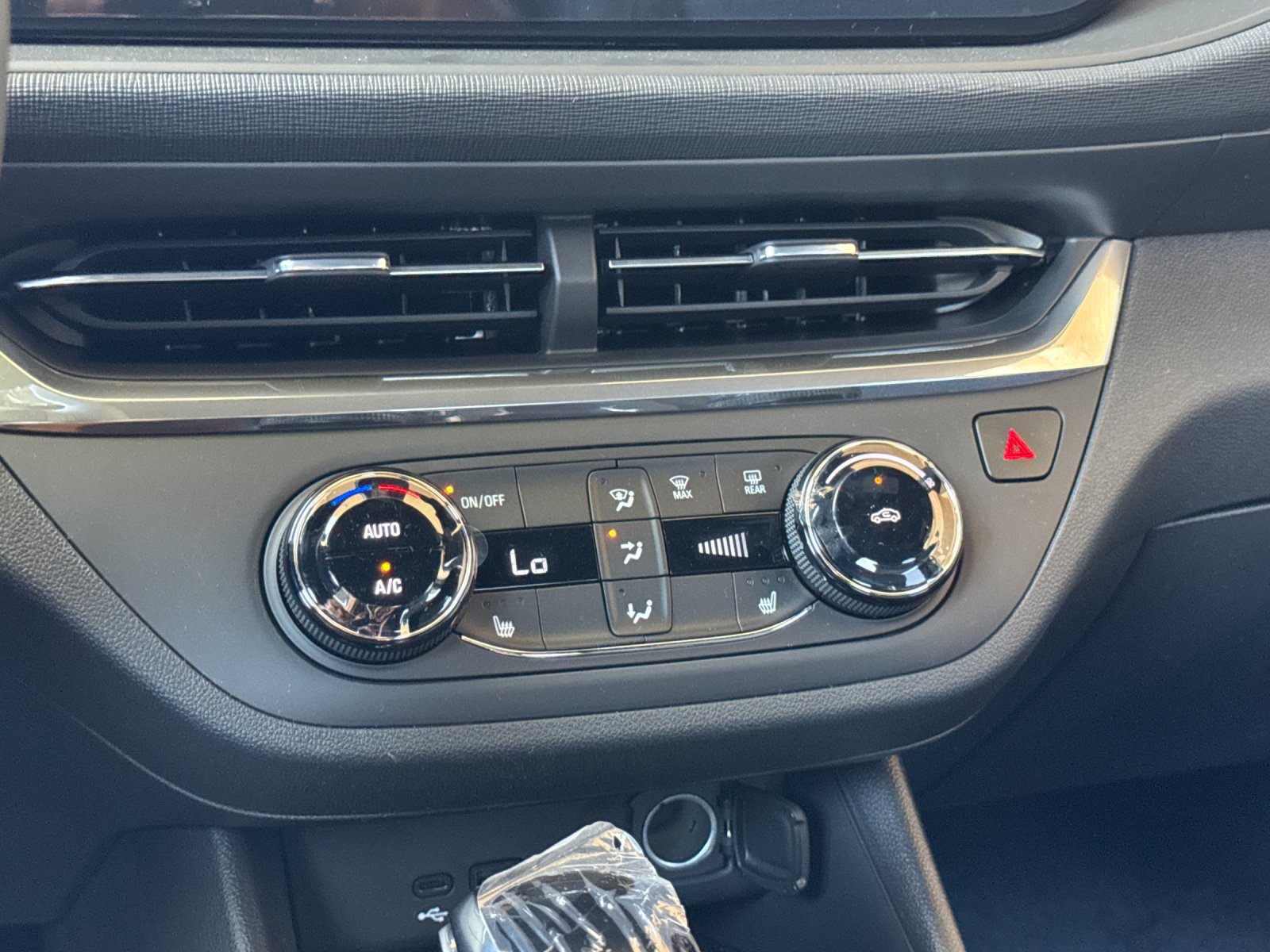 New 2026 Buick Envista Sport Touring w/ Convenience I Package FWD image 19