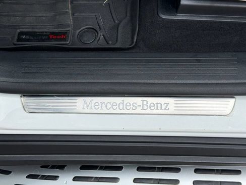 Used 2023 Mercedes-Benz GLE 450 4MATIC w/ AMG Line Exterior image 16