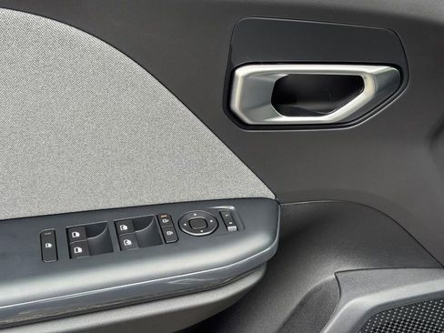 Used 2025 Kia K4 EX image 17