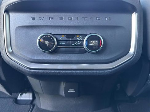 New 2025 Ford Expedition Active image 20
