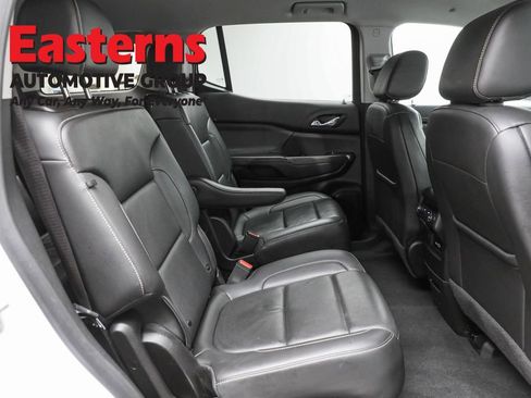 Used 2023 GMC Acadia SLT image 26