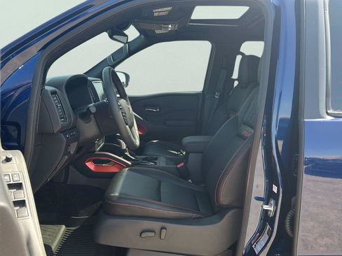 Used 2023 Nissan Frontier PRO-4X w/ Pro-4X Premium Package AWD/4WD image 7