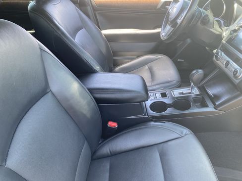 Used 2017 Subaru Outback 2.5i Limited AWD/4WD image 10