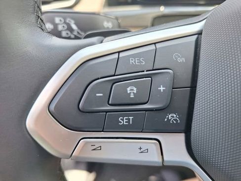 Used 2025 Volkswagen Atlas SEL Premium R-Line AWD/4WD image 22