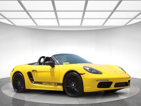 Used 2019 Porsche 718 Boxster RWD image 3