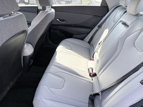 Used 2024 Hyundai Elantra Limited FWD image 7