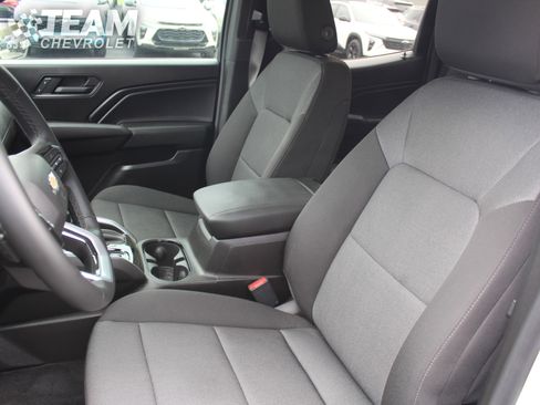 Used 2025 Chevrolet Colorado W/T w/ WT Convenience Package II image 11