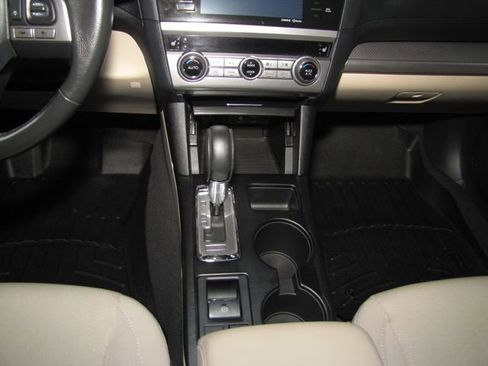 Used 2017 Subaru Legacy 2.5i Premium image 15