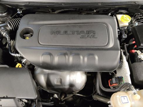 Used 2019 Jeep Cherokee Latitude Plus image 30