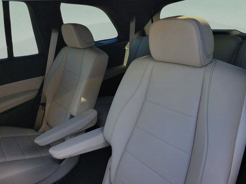 Certified 2025 Mercedes-Benz GLS 450 4MATIC image 14