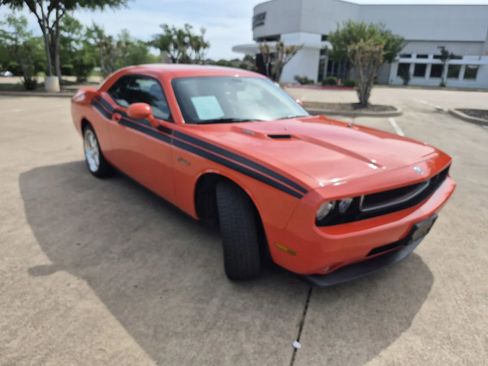 Used 2010 Dodge Challenger R/T image 5