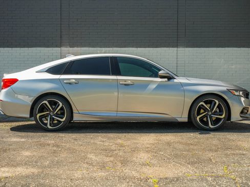 Used 2020 Honda Accord Sport image 4