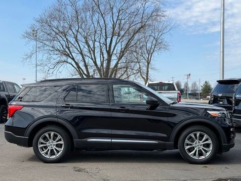 Used 2020 Ford Explorer XLT w/ Equipment Group 202A image 41
