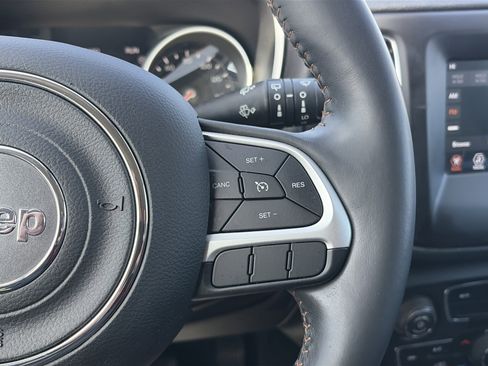 Used 2018 Jeep Compass Latitude w/ Popular Equipment Group AWD/4WD image 8
