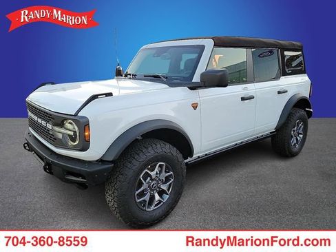 New 2023 Ford Bronco Badlands image 1