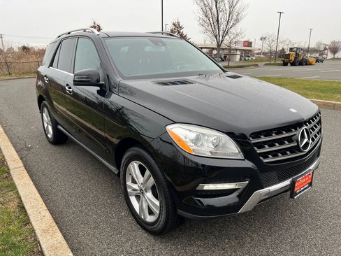 Used 2013 Mercedes-Benz ML 350 BlueTEC 4MATIC image 3