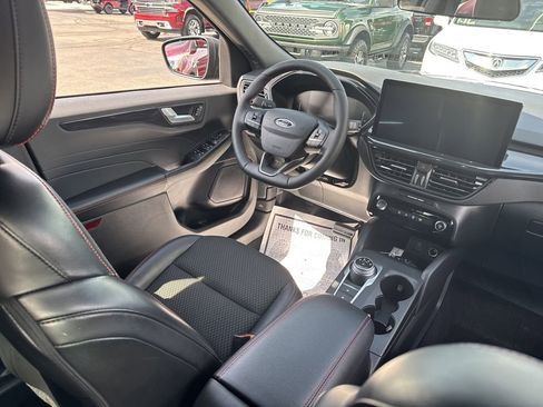 Certified 2023 Ford Escape ST-Line image 17
