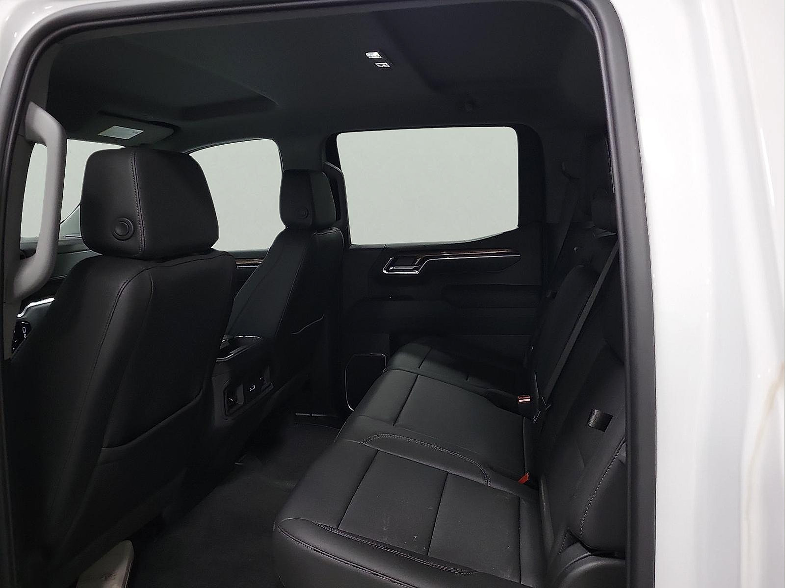 Used 2026 Chevrolet Silverado 1500 LT Trail Boss w/ Convenience Package II AWD/4WD image 8