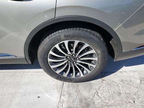 Used 2023 Lincoln Aviator 2WD w/ Premium Package image 8