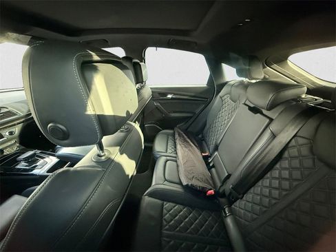 Used 2022 Audi SQ5 Prestige image 8