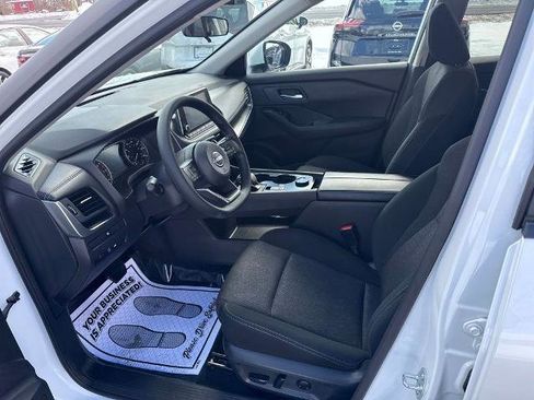Certified 2024 Nissan Rogue SV image 18