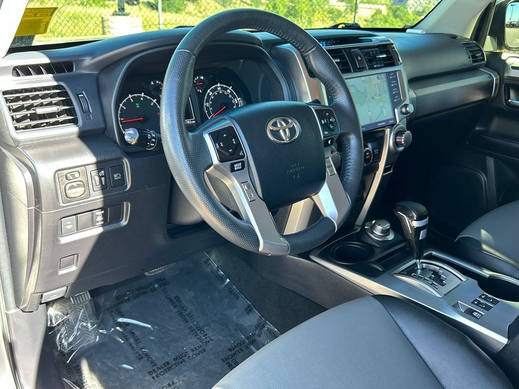 Used 2020 Toyota 4Runner SR5 Premium AWD/4WD image 7