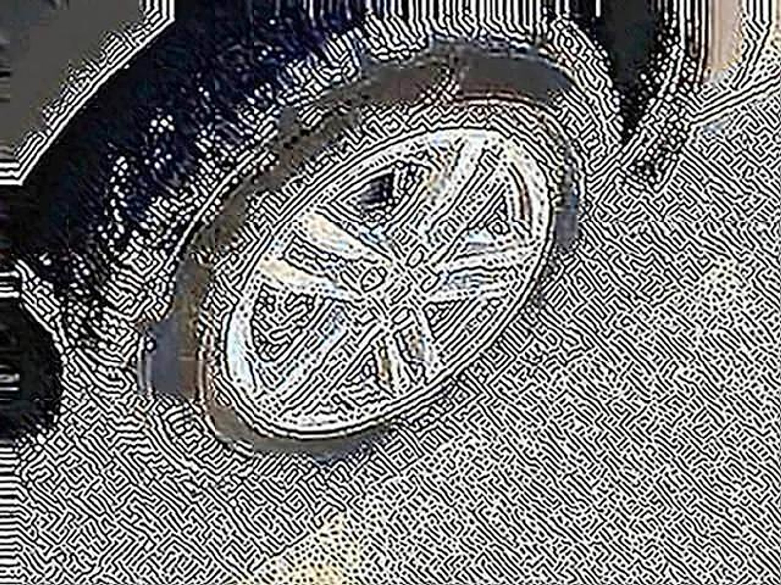Used 2024 Ford Explorer XLT w/ Equipment Group 202A RWD image 2