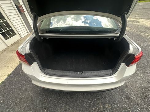 Used 2017 Kia Optima LX FWD image 9