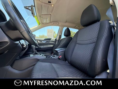 Used 2018 Nissan Rogue SV AWD/4WD image 34