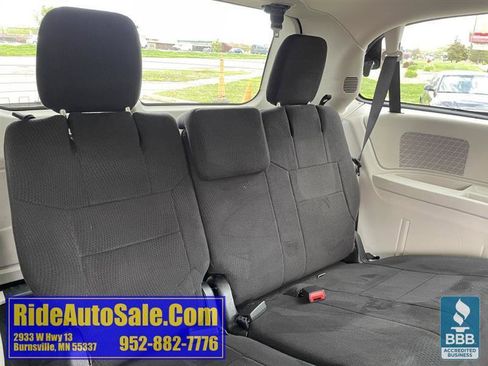 Used 2011 Dodge Grand Caravan Express FWD image 16
