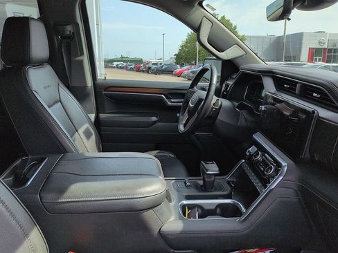 Used 2024 GMC Sierra 1500 Denali w/ Technology Package AWD/4WD image 7