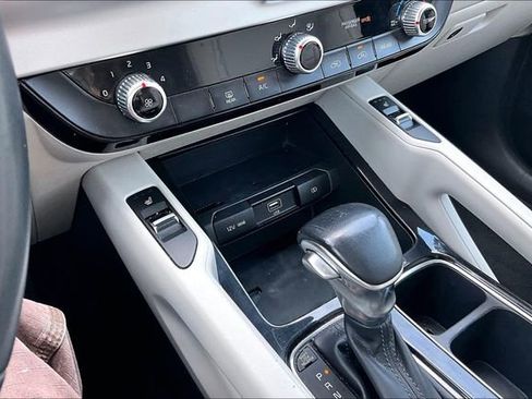 Used 2020 Kia Telluride S w/ S 8 Passenger Seating Package FWD image 23