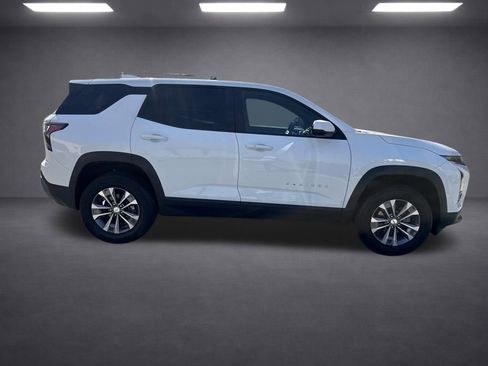 Used 2026 Chevrolet Equinox LT FWD image 10