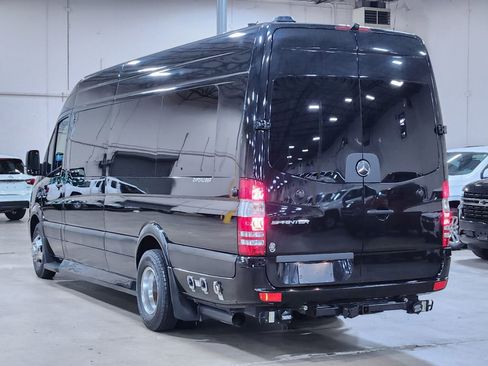 Used 2017 Mercedes-Benz Sprinter 3500 image 11