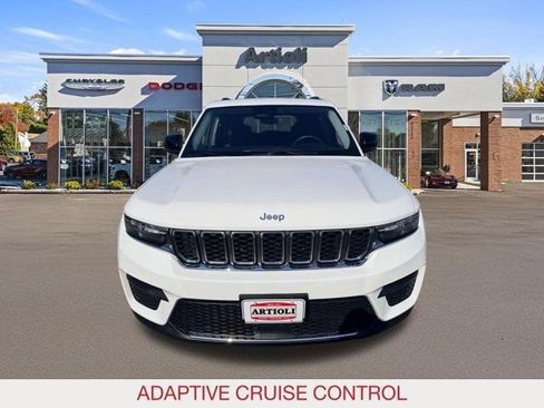 Certified 2023 Jeep Grand Cherokee Laredo w/ Luxury Tech Group I AWD/4WD image 3